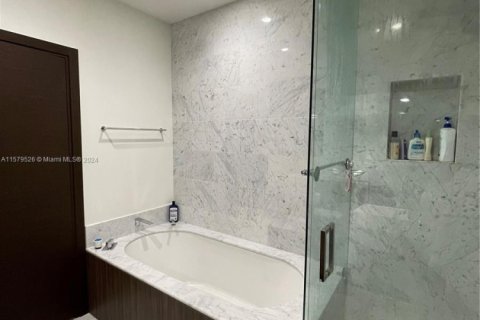 Купить кондоминиум в Майами, Флорида 1 спальня, 76.46м2, № 2053956 - фото 12