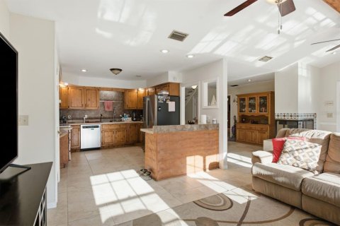 House in Pinellas Park, Florida 5 bedrooms, 301.75 sq.m. № 2200790 - photo 29