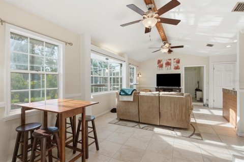 House in Pinellas Park, Florida 5 bedrooms, 301.75 sq.m. № 2200790 - photo 25