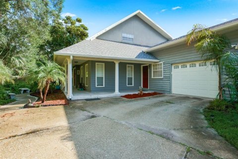 House in Pinellas Park, Florida 5 bedrooms, 301.75 sq.m. № 2200790 - photo 14