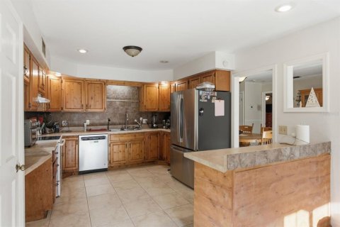 House in Pinellas Park, Florida 5 bedrooms, 301.75 sq.m. № 2200790 - photo 30