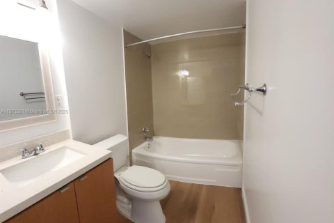 Condominio en venta en Deerfield Beach, Florida, 2 dormitorios, 119.84 m2 № 1979912 - foto 8