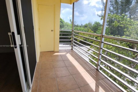 Condominio en venta en Deerfield Beach, Florida, 2 dormitorios, 119.84 m2 № 1979912 - foto 13