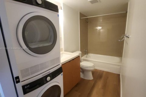 Condominio en venta en Deerfield Beach, Florida, 2 dormitorios, 119.84 m2 № 1979912 - foto 6