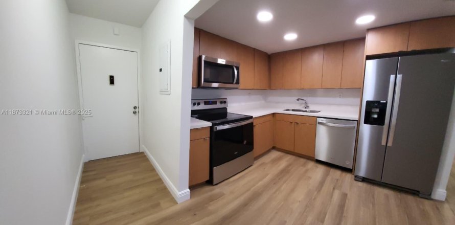 Condominio en Deerfield Beach, Florida, 2 dormitorios № 1979912