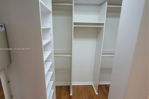 Купить кондоминиум в Пемброк-Пайнс, Флорида 2 спальни, 110.74м2, № 2001959 - фото 13