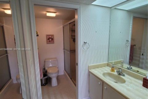 Купить кондоминиум в Пемброк-Пайнс, Флорида 2 спальни, 110.74м2, № 2001959 - фото 22