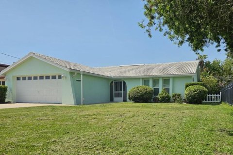 House in Hudson, Florida 3 bedrooms, 158.12 sq.m. № 1900166 - photo 1