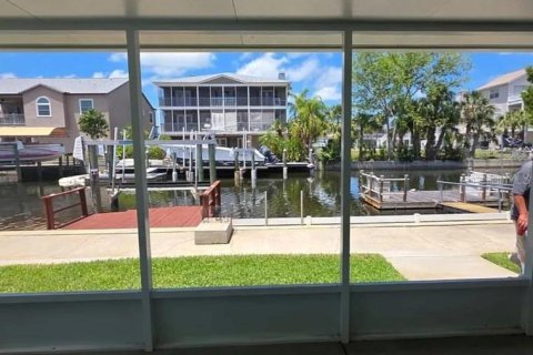 House in Hudson, Florida 3 bedrooms, 158.12 sq.m. № 1900166 - photo 9