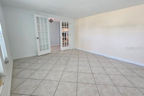 House in Hudson, Florida 3 bedrooms, 158.12 sq.m. № 1900166 - photo 10