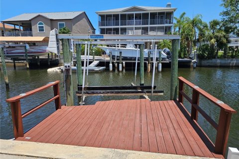 House in Hudson, Florida 3 bedrooms, 158.12 sq.m. № 1900166 - photo 28