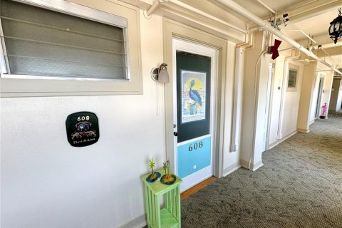 Condo in Saint Petersburg, Florida, 3 rooms  № 1614413 - photo 2