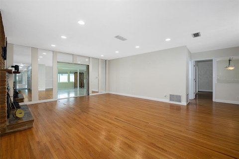 Casa en venta en Ormond Beach, Florida, 3 dormitorios, 189.61 m2 № 2157758 - foto 9