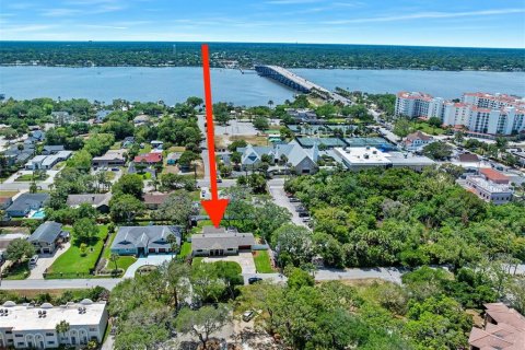 Casa en venta en Ormond Beach, Florida, 3 dormitorios, 189.61 m2 № 2157758 - foto 3