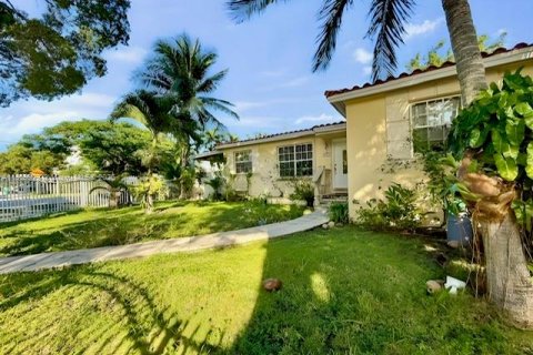 Villa ou maison à vendre à Miami, Floride: 2 chambres, 99.22 m2 № 1966532 - photo 12