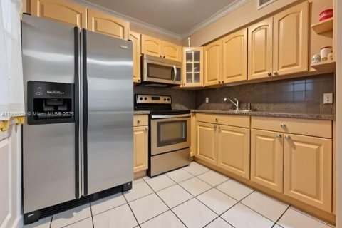 Villa ou maison à vendre à Miami, Floride: 2 chambres, 99.22 m2 № 1966532 - photo 5