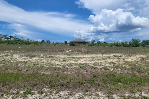 Land in Cape Coral, Florida № 524022 - photo 5