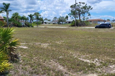 Land in Cape Coral, Florida № 524022 - photo 4