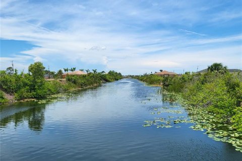 Land in Cape Coral, Florida № 524022 - photo 9