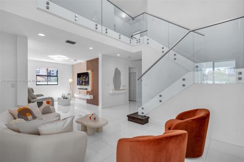 Casa en venta en Miami, Florida, 4 dormitorios, 222.13 m2 № 1897683 - foto 6