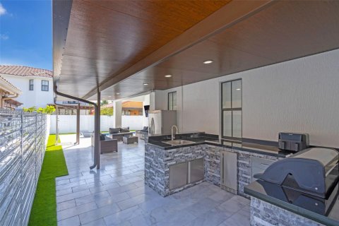 Casa en venta en Miami, Florida, 4 dormitorios, 222.13 m2 № 1897683 - foto 18