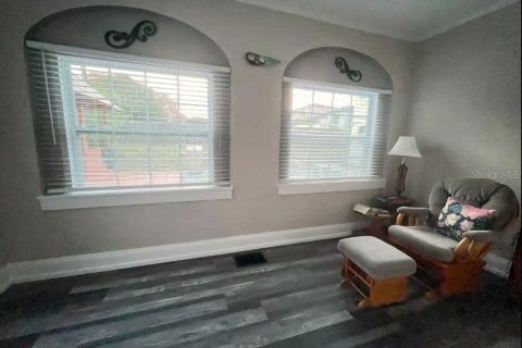 House in Haines City, Florida 5 bedrooms, 310.76 sq.m. № 2238404 - photo 13