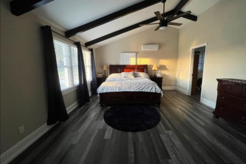 House in Haines City, Florida 5 bedrooms, 310.76 sq.m. № 2238404 - photo 16