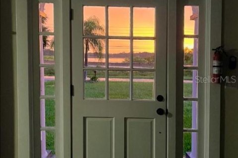 House in Haines City, Florida 5 bedrooms, 310.76 sq.m. № 2238404 - photo 6