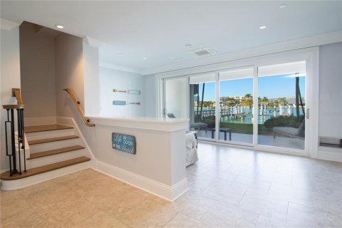 Touwnhouse à vendre à Clearwater, Floride: 4 chambres, 259.57 m2 № 2151214 - photo 4