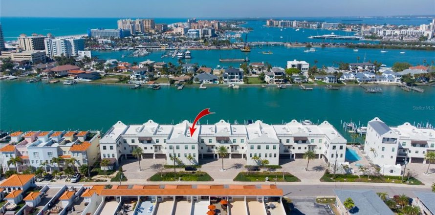 Touwnhouse à Clearwater, Floride 4 chambres, 259.57 m2 № 2151214