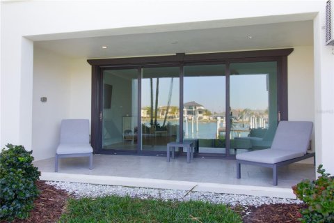 Touwnhouse à vendre à Clearwater, Floride: 4 chambres, 259.57 m2 № 2151214 - photo 9