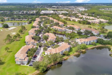 Condo in Orlando, Florida, 2 bedrooms  № 2219094 - photo 19