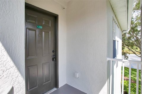 Condo in Orlando, Florida, 2 bedrooms  № 2219094 - photo 2