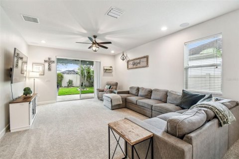 House in CONNERTON

 in Land O' Lakes, Florida 3 bedrooms, 194.26 sq.m. № 1677692 - photo 4