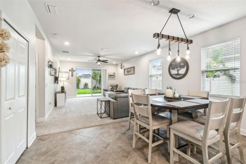 House in CONNERTON

 in Land O' Lakes, Florida 3 bedrooms, 194.26 sq.m. № 1677692 - photo 3