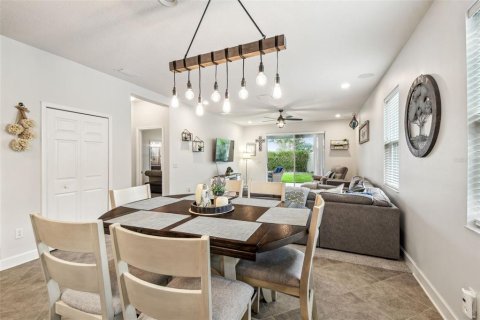House in CONNERTON

 in Land O' Lakes, Florida 3 bedrooms, 194.26 sq.m. № 1677692 - photo 15