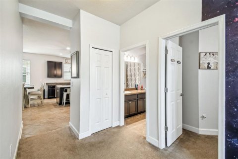 House in CONNERTON

 in Land O' Lakes, Florida 3 bedrooms, 194.26 sq.m. № 1677692 - photo 21
