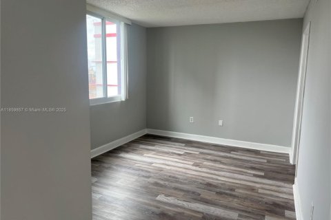 Copropriété à louer à Miami, Floride: 2 chambres, 84.91 m2 № 1889211 - photo 7