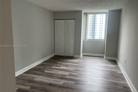 Copropriété à louer à Miami, Floride: 2 chambres, 84.91 m2 № 1889211 - photo 18