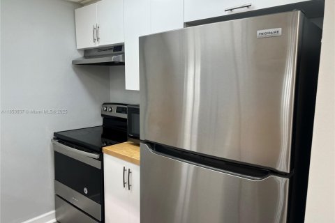 Copropriété à louer à Miami, Floride: 2 chambres, 84.91 m2 № 1889211 - photo 5