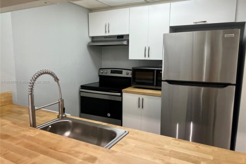 Copropriété à louer à Miami, Floride: 2 chambres, 84.91 m2 № 1889211 - photo 4
