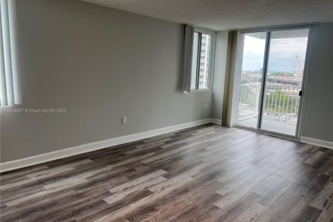 Copropriété à louer à Miami, Floride: 2 chambres, 84.91 m2 № 1889211 - photo 1