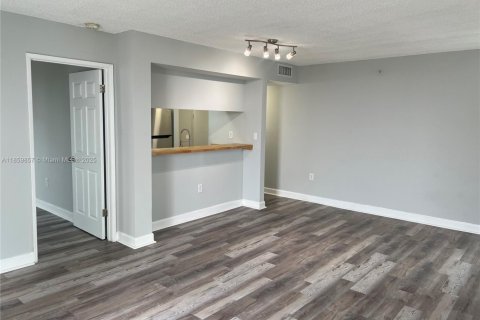 Copropriété à louer à Miami, Floride: 2 chambres, 84.91 m2 № 1889211 - photo 3