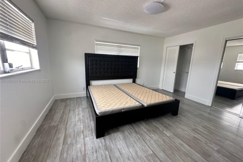 Apartamento en alquiler en Hallandale Beach, Florida, 2 dormitorios, 101.45 m2 № 1941806 - foto 16