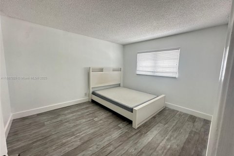 Apartamento en alquiler en Hallandale Beach, Florida, 2 dormitorios, 101.45 m2 № 1941806 - foto 8