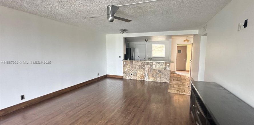 Apartamento en Hallandale Beach, Florida 2 dormitorios, 101.45 m2 № 1941806