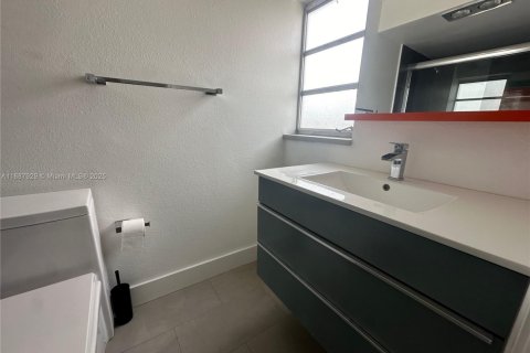 Apartamento en alquiler en Hallandale Beach, Florida, 2 dormitorios, 101.45 m2 № 1941806 - foto 14