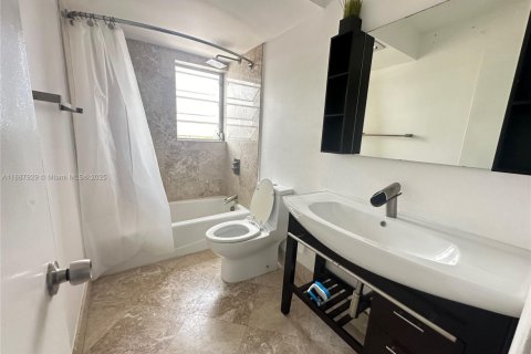 Apartamento en alquiler en Hallandale Beach, Florida, 2 dormitorios, 101.45 m2 № 1941806 - foto 10