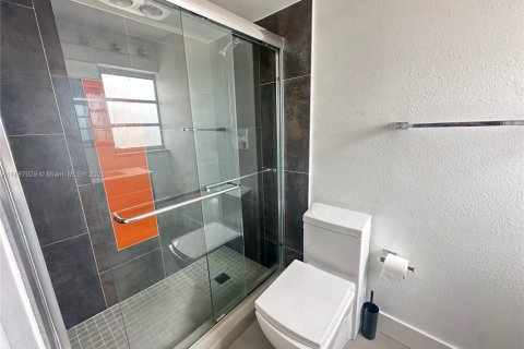 Apartamento en alquiler en Hallandale Beach, Florida, 2 dormitorios, 101.45 m2 № 1941806 - foto 15