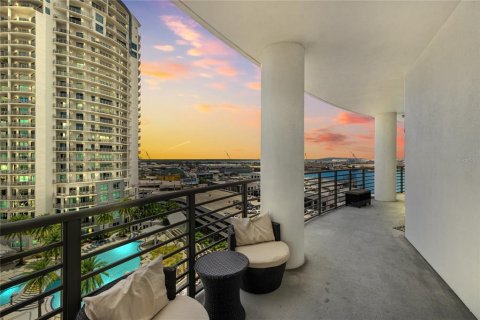 Condominio en venta en Tampa, Florida, 3 dormitorios, 165.18 m2 № 1750320 - foto 3